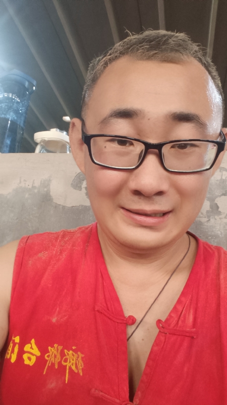 黑黑一笑的第二张照片--青岛交友中心